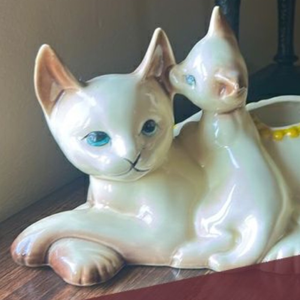 Vintage Hull Pottery Siamese Momma Cat & Kitten Planter USA - Picture 3 of 16